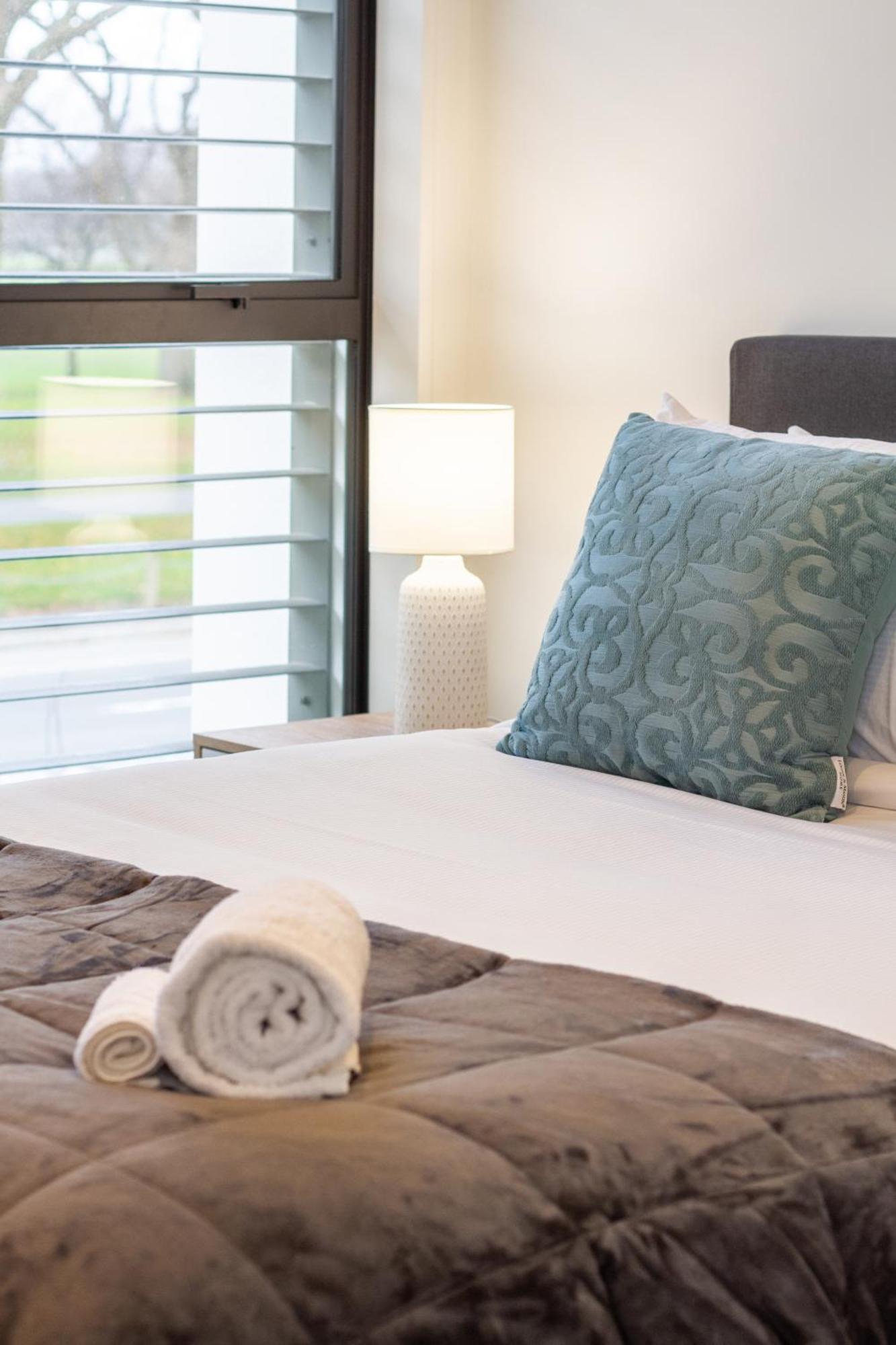 Modern 2 Bed 2 Bath Opposite Hagley Park Apartment Christchurch Luaran gambar